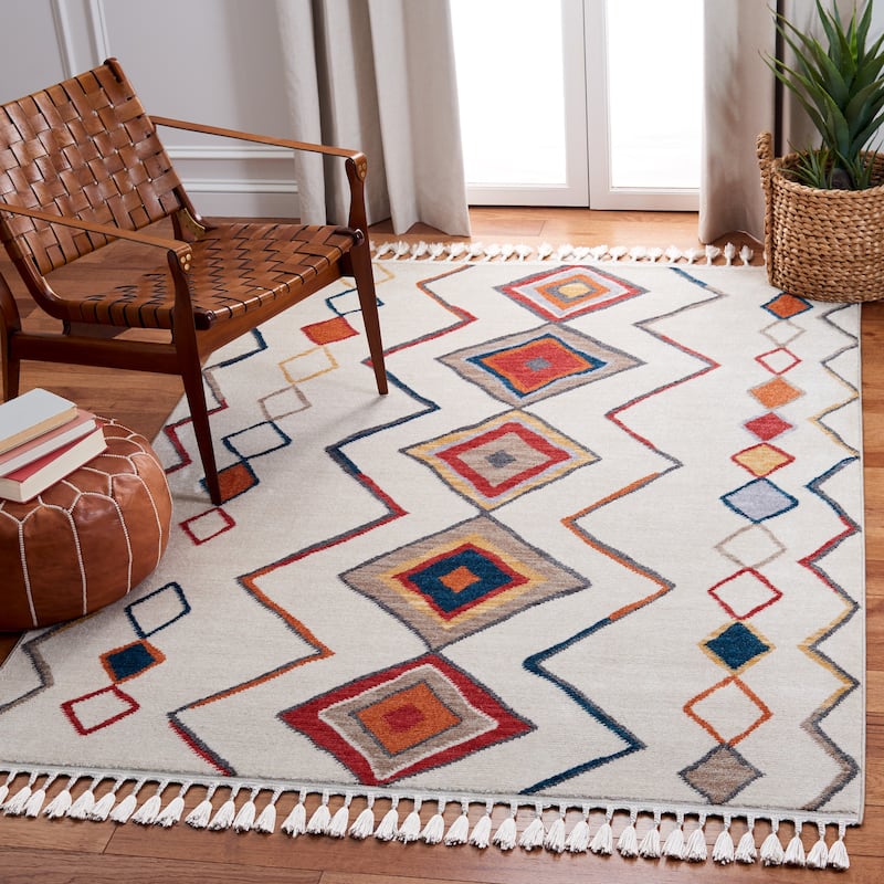 SAFAVIEH Farmhouse Kujtime Moroccan Boho Tassel Rug - 4'5" x 6'5" - Ivory/Gold