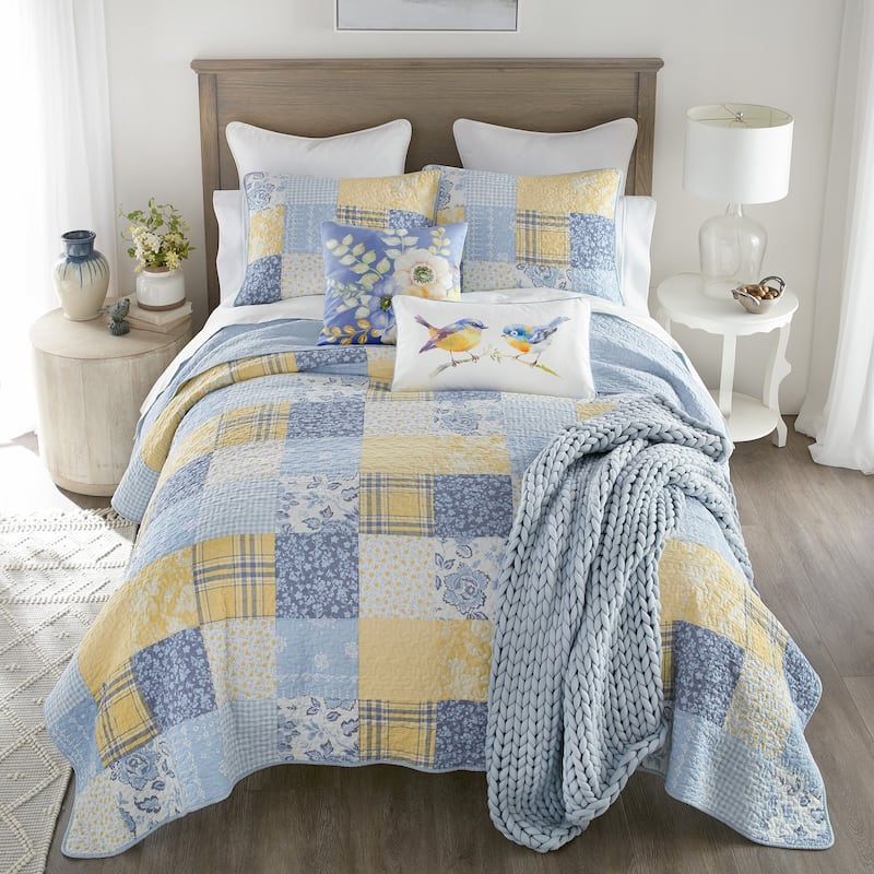 Donna Sharp Spring Flowers 3 PC Quilt Set - Blue/Cream - King - 3 Piece