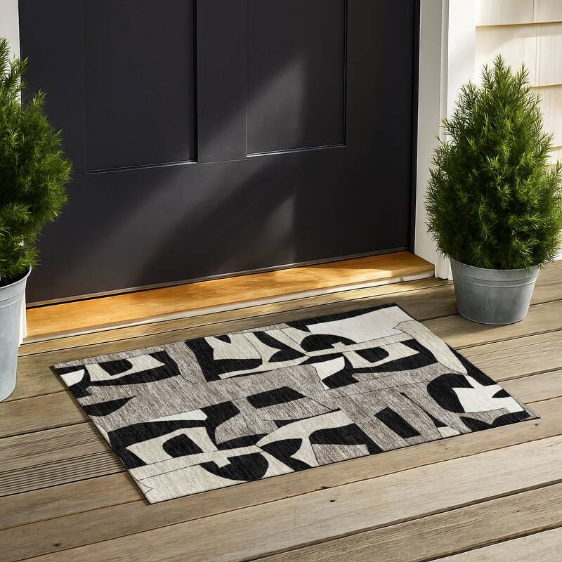 Machine Washable Indoor/ Outdoor Modern Crestone Chantille Rug - Black - 1'8" x 2'6"