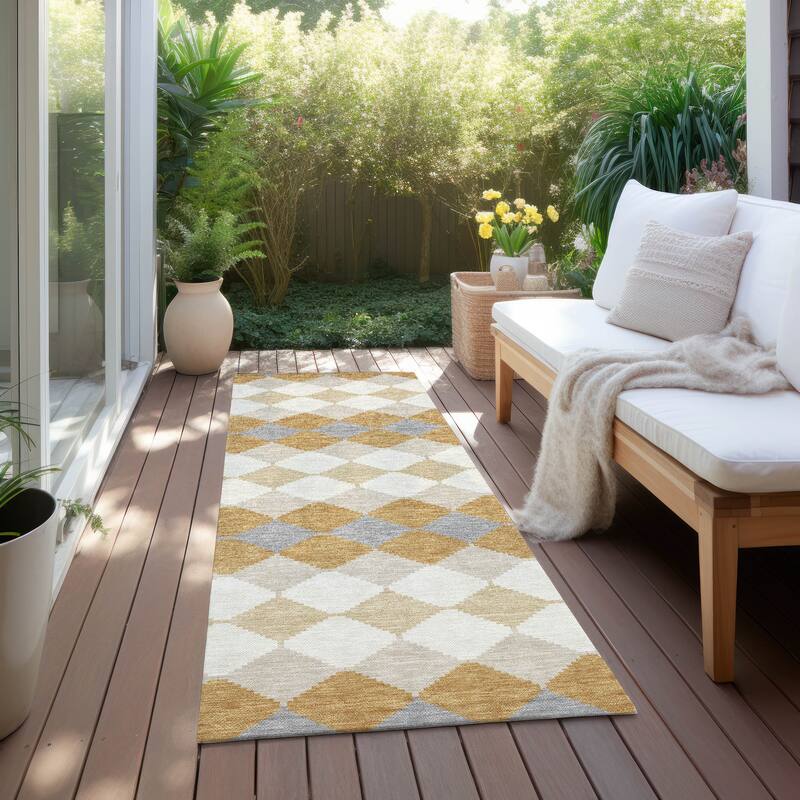 Machine Washable Indoor/ Outdoor Modern Mosaic Chantille Rug - Gold - 2'3" x 7'6"