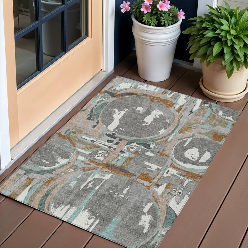 HomeRoots Geometric Transitional Rectangle Outdoor Rug - 3' x 5'