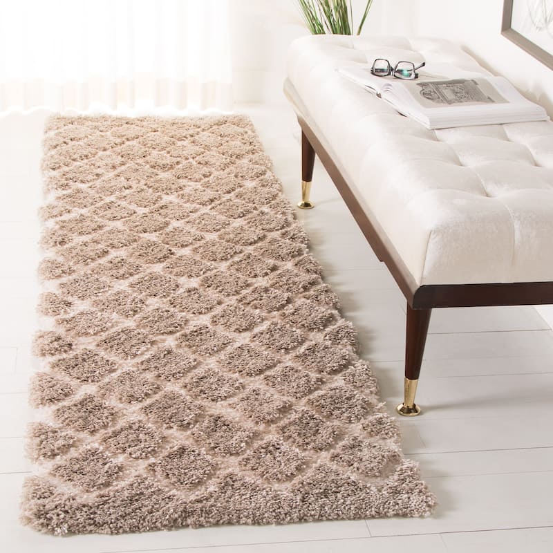 SAFAVIEH Adriana Apollonia Daisie Trellis 2-inch Thick Rug - 2'3" x 8' Runner - Beige/Cream