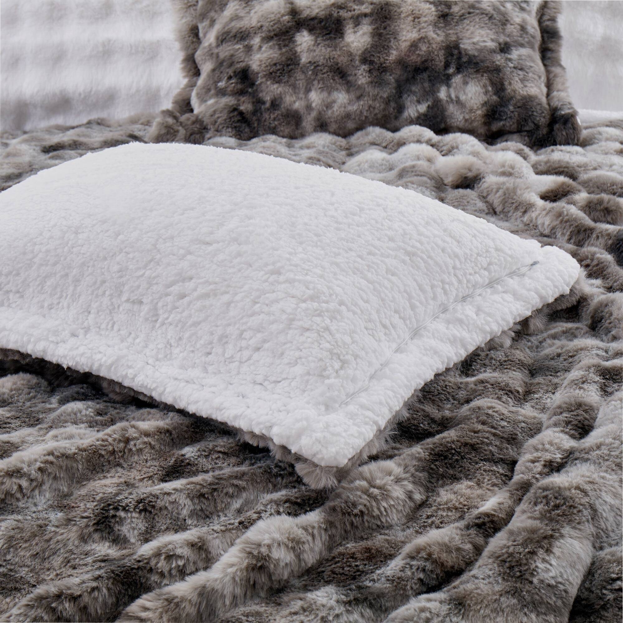Dual Side Fluffy Faux Rabbit Fur Comforter Set Winter Plush Fuzzy Bedding Set On Sale Bed Bath Beyond 41464286