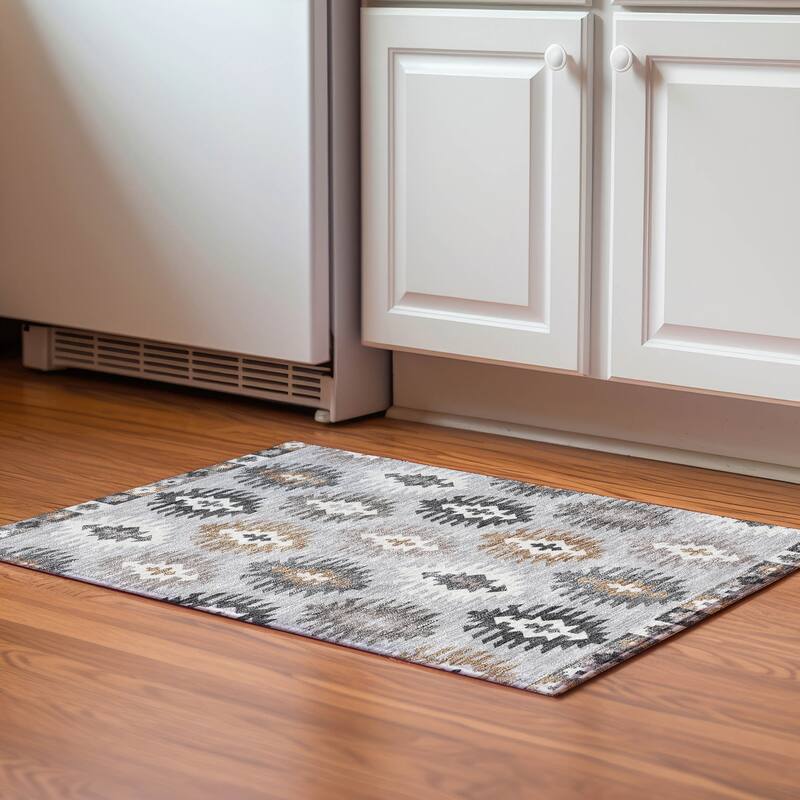 Premium Washable Super Soft Southwest Global Mayfield Rug - Silver - 1'8" x 2'6"