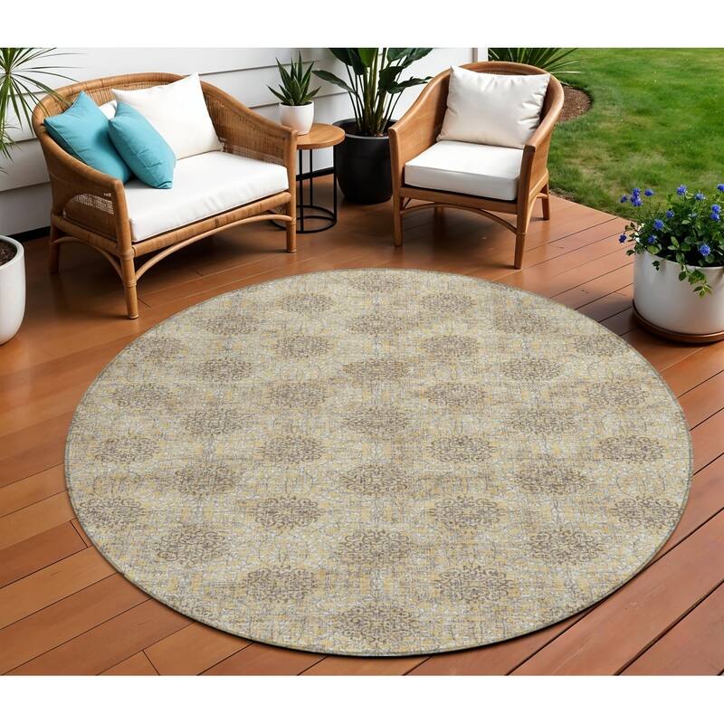 HomeRoots Damask Transitional Rectangle Outdoor Rug - 8' Round