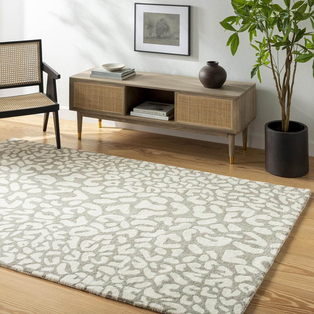 Hand-tufted Jungle Animal Print Wool Area Rug