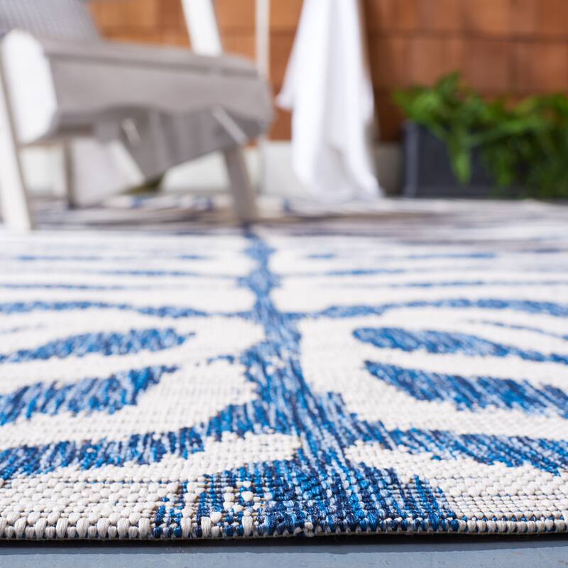 SAFAVIEH Courtyard Kalyonka Indoor/ Outdoor Waterproof Patio Backyard Rug