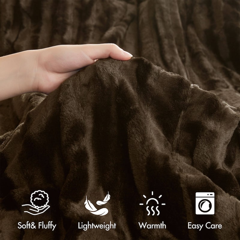 Madison Park York Faux Fur Comforter Mini Set