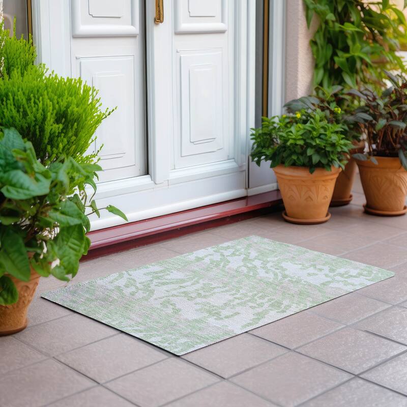 Machine Washable Indoor/ Outdoor Chantille Abstract Animal Print Rug - Aloe - 1'8" x 2'6"