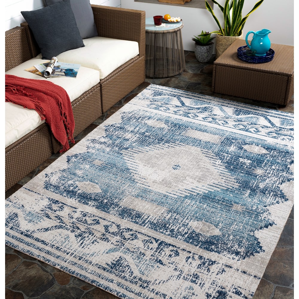 Livabliss Nuria Indoor/ Outdoor Southwestern Area Rug