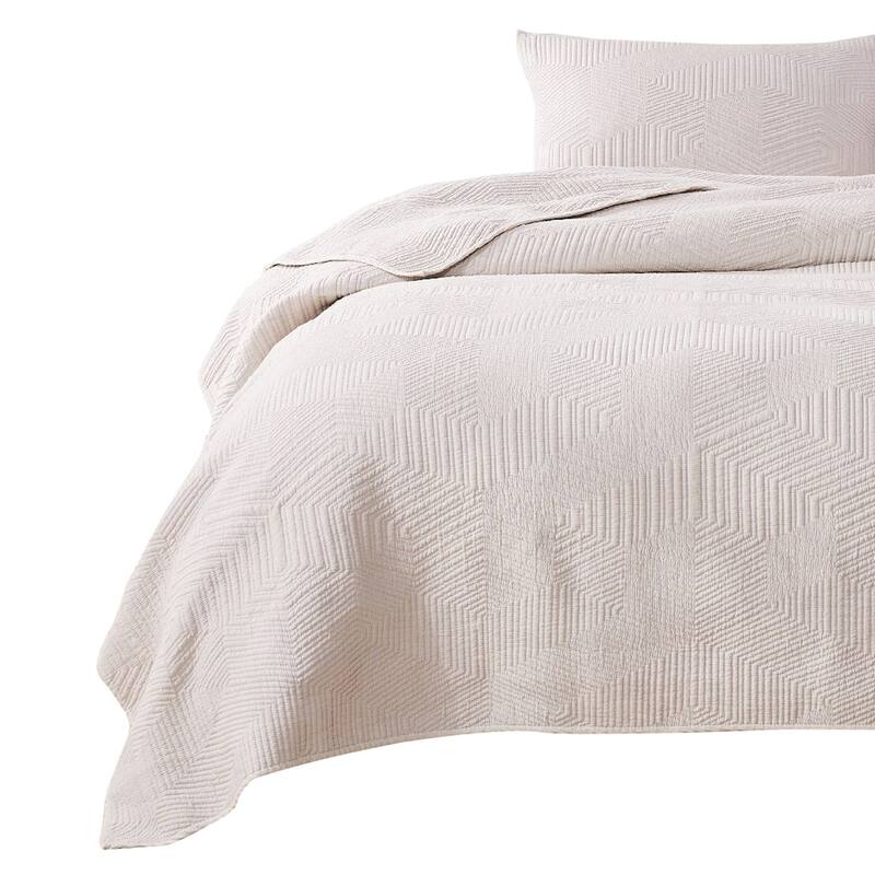 3 Piece Microfiber Full Size Quilt Set with Geometric Print, Cream