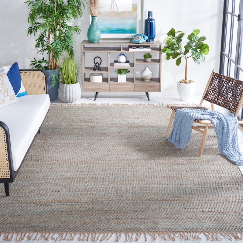 SAFAVIEH Handmade Natural Fiber Blagovesta Jute Fringe Rug