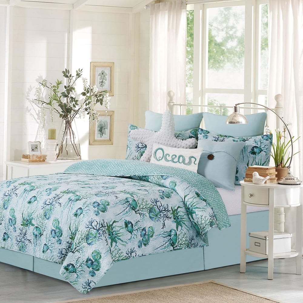 Shorecrest Beach Coastal Cotton Quilt Set - Reversible and Machine Washable