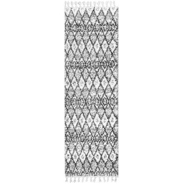 Nuloom Yani Soft & Cozy Diamond Shag Tassel Area Rug - On