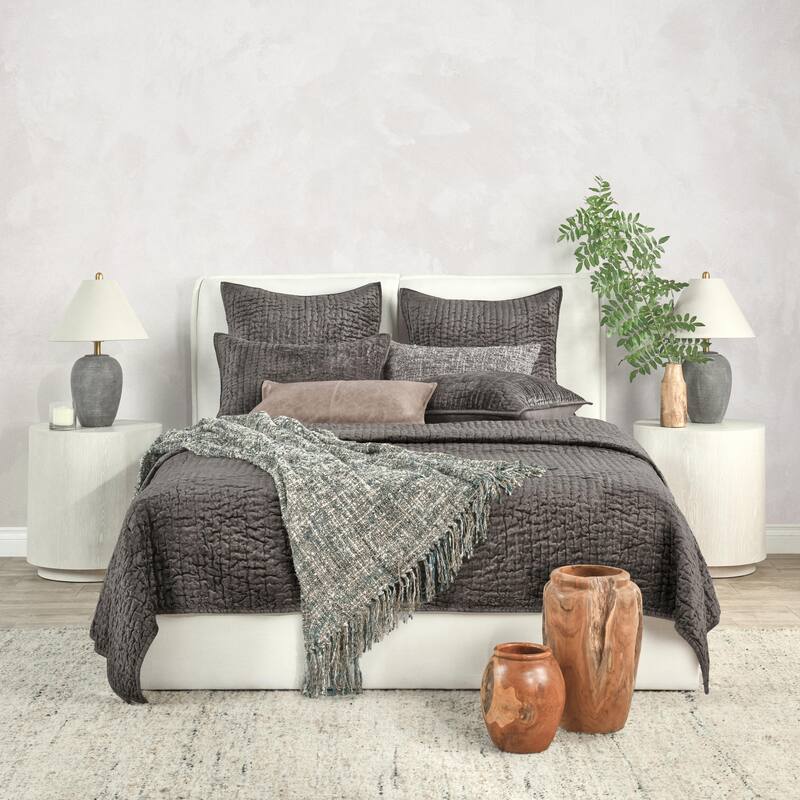 Dimitry 100% Rayon Velvet Quilt by Kosas Home