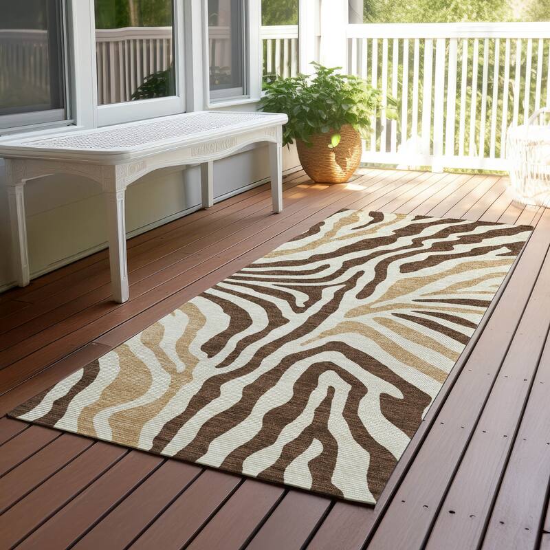 Machine Washable Indoor/ Outdoor Modern Prints Chantille Rug - Fudge - 2'3" x 7'6"