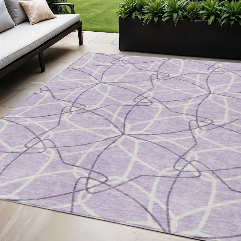 HomeRoots Geometric Modern Rectangle Outdoor Rug - 5' X 8'