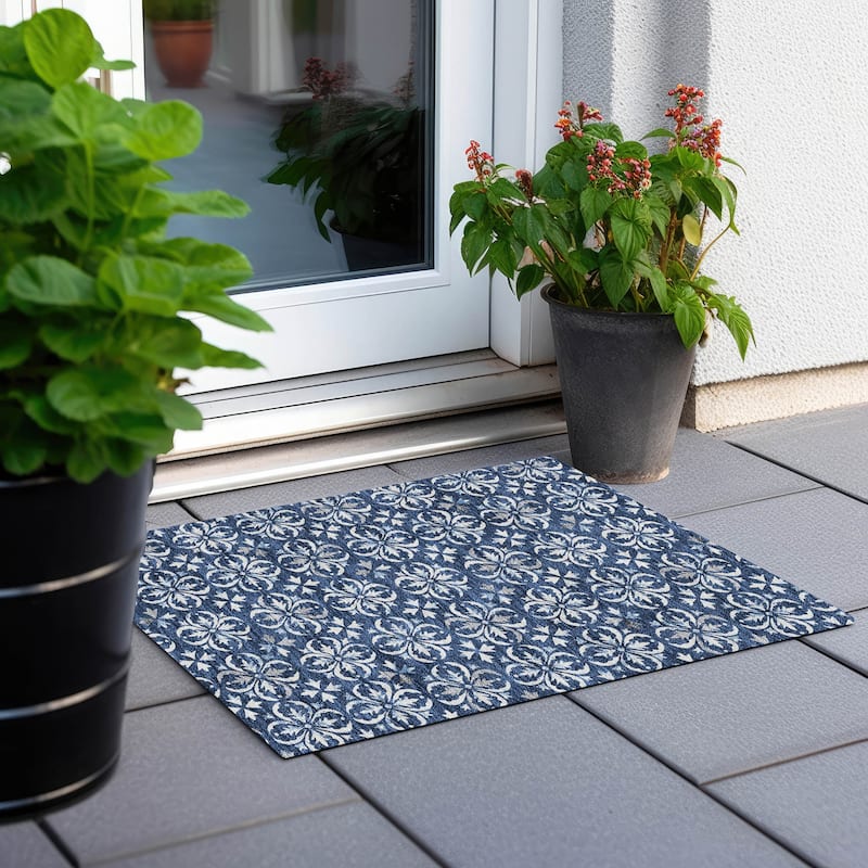 Machine Washable Indoor/ Outdoor Chantille Traditional Medallion Rug - Navy - 1'8" x 2'6"