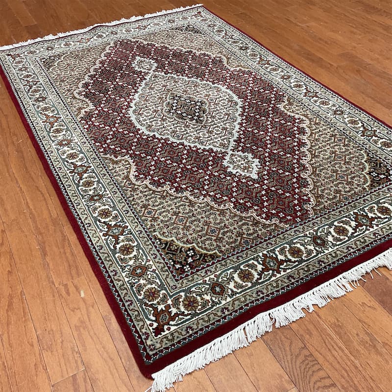 HERAT ORIENTAL Handmade Fish Wool & Silk Rug - 4' x 6'