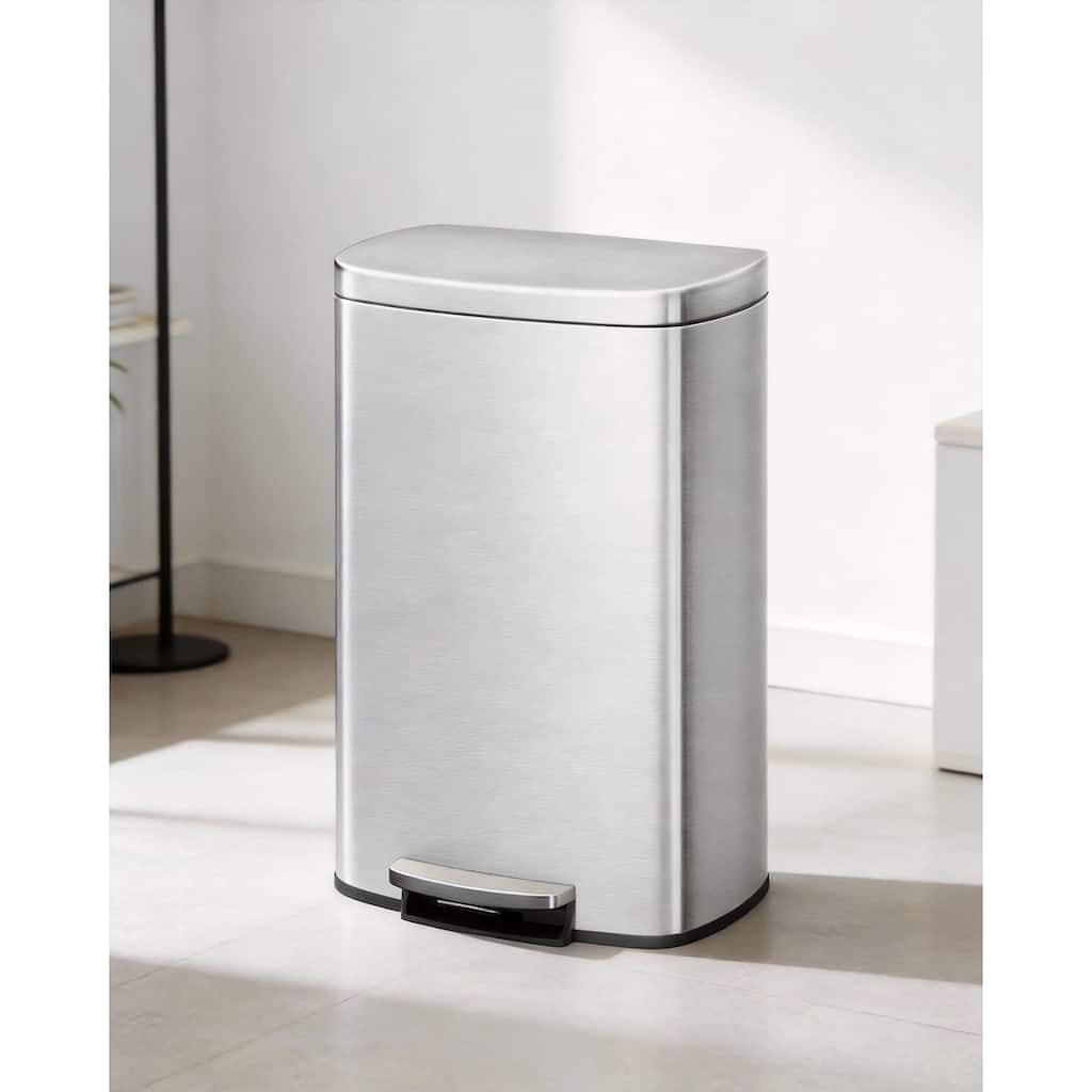 13 Gal / 50 L Step-On Garbage Bin