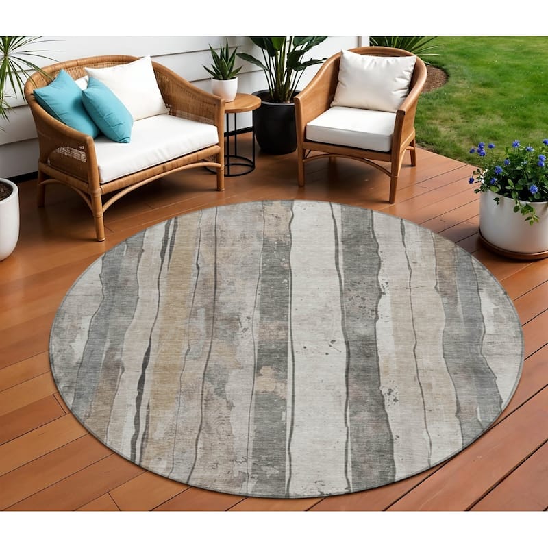 HomeRoots Striped Transitional Rectangle Outdoor Rug - 8' Round