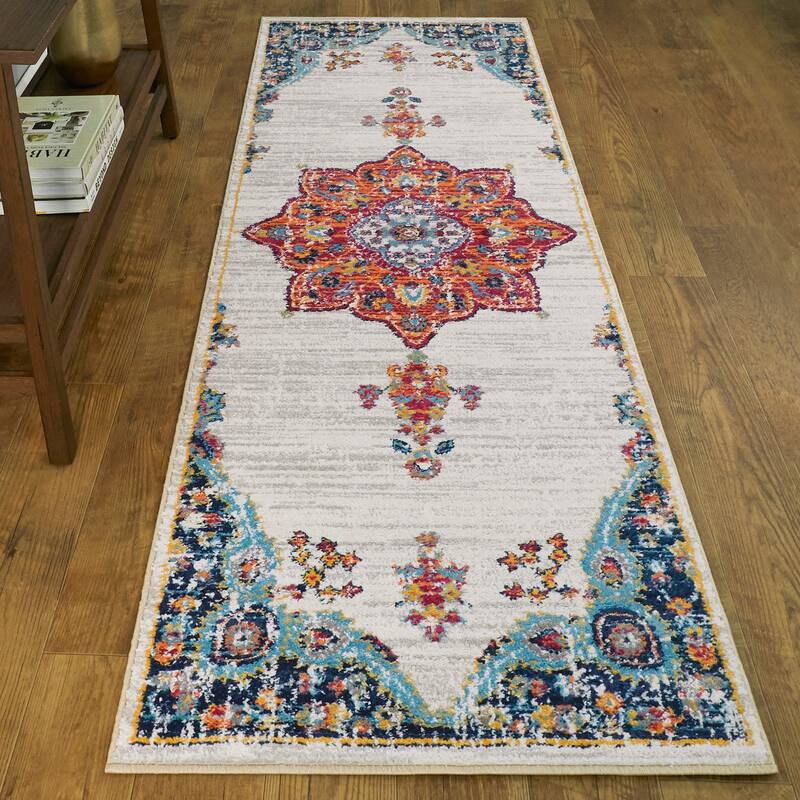 Everhart Vintage Floral Medallion Area Rug