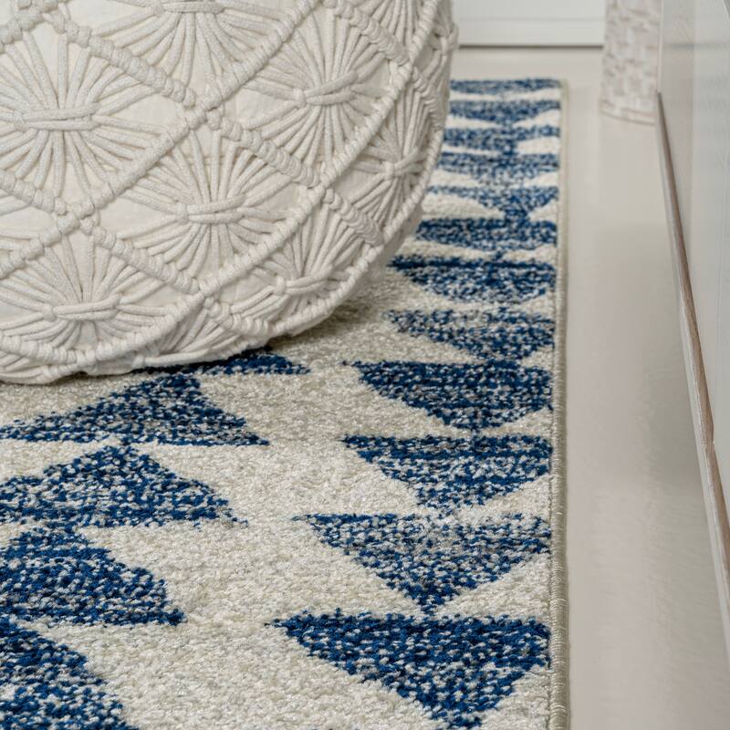 JONATHAN Y Khalil Moroccan Triangle Geometric Area Rug