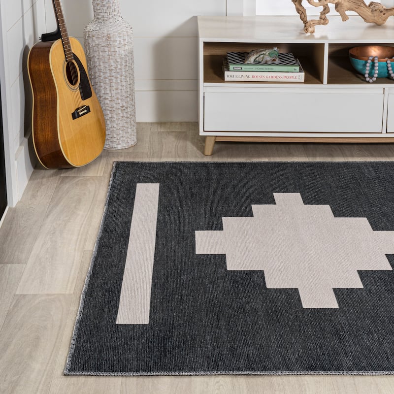 JONATHAN Y Luola Solid Low-Pile Machine Washable Area Rug