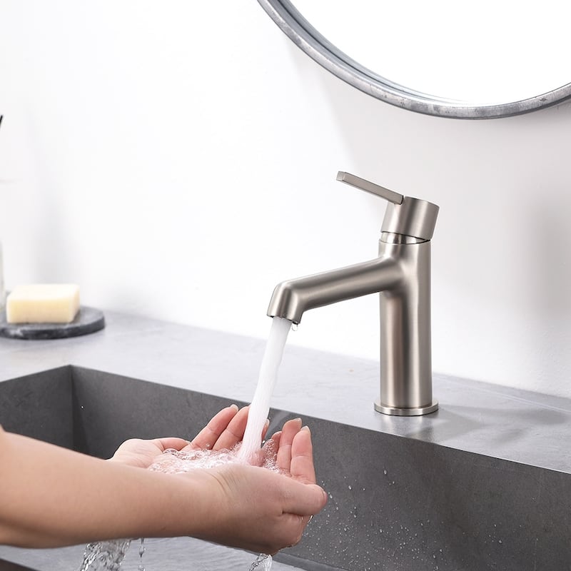 Bathroom Deck Mount Single Handle Sink Faucet