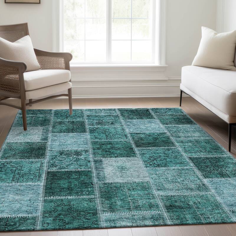Machine Washable Indoor/ Outdoor Chantille Traditional Patchwork Rug