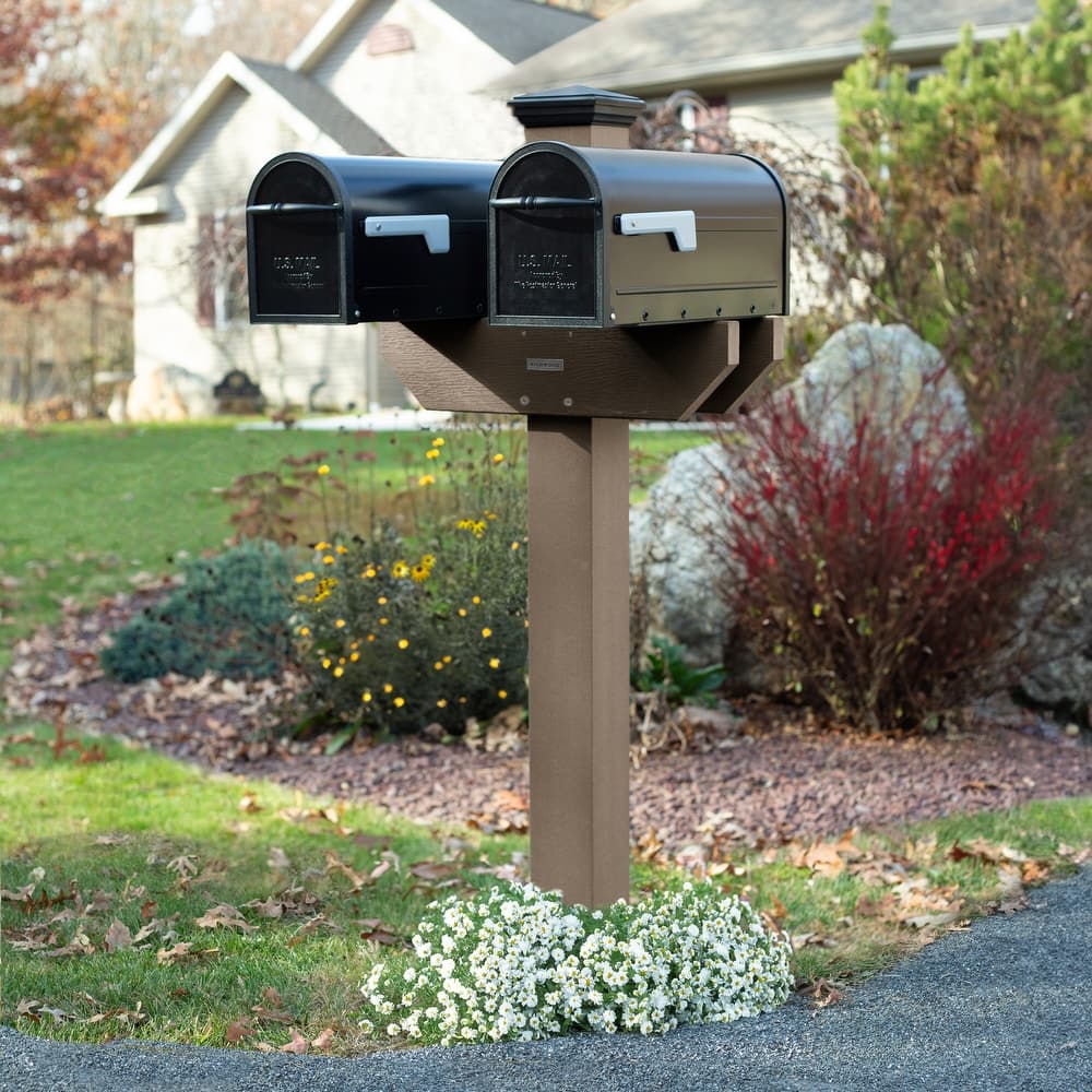 HIGHWOOD Hazelton Double-Sided Mailbox Post