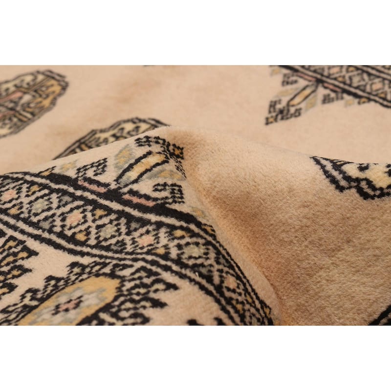 ECARPETGALLERY Hand-knotted Peshawar Bokhara Ivory Wool Rug - 2'8 x 6'3