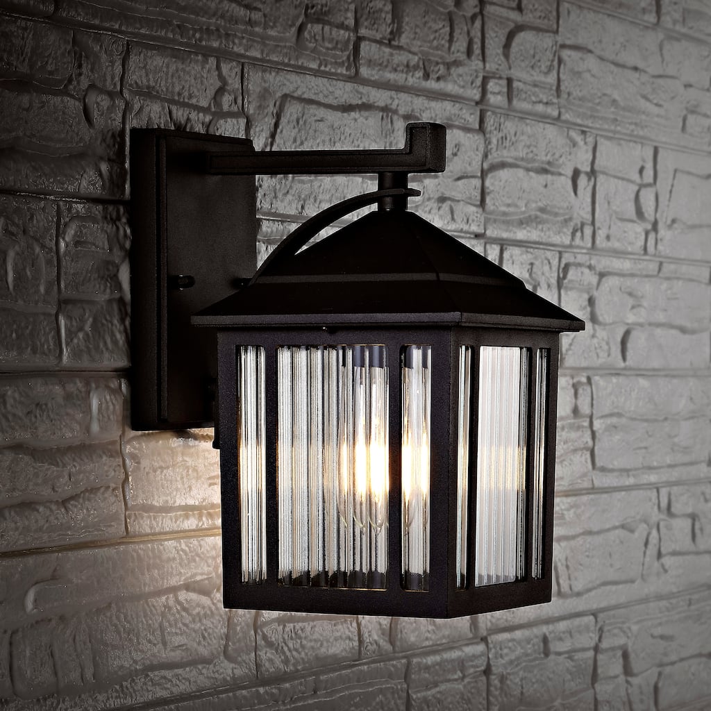 SAFAVIEH Siever Outdoor Wall Lantern - 6.8" W x 9" D x 11" H - 7Wx9Dx11H