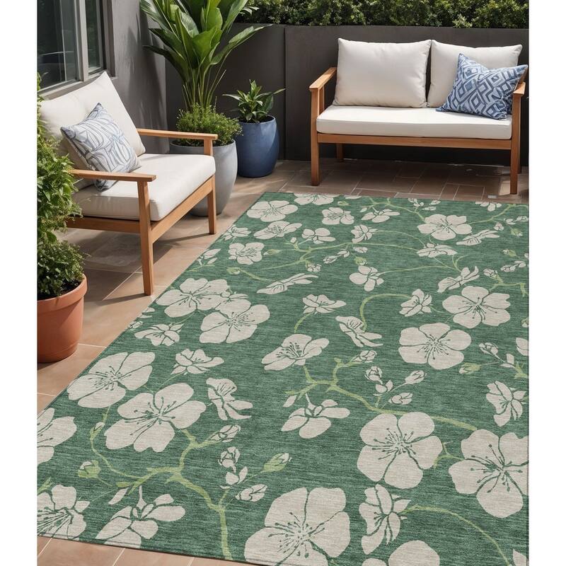 HomeRoots Floral Transitional Rectangle Outdoor Rug - 5' X 8'