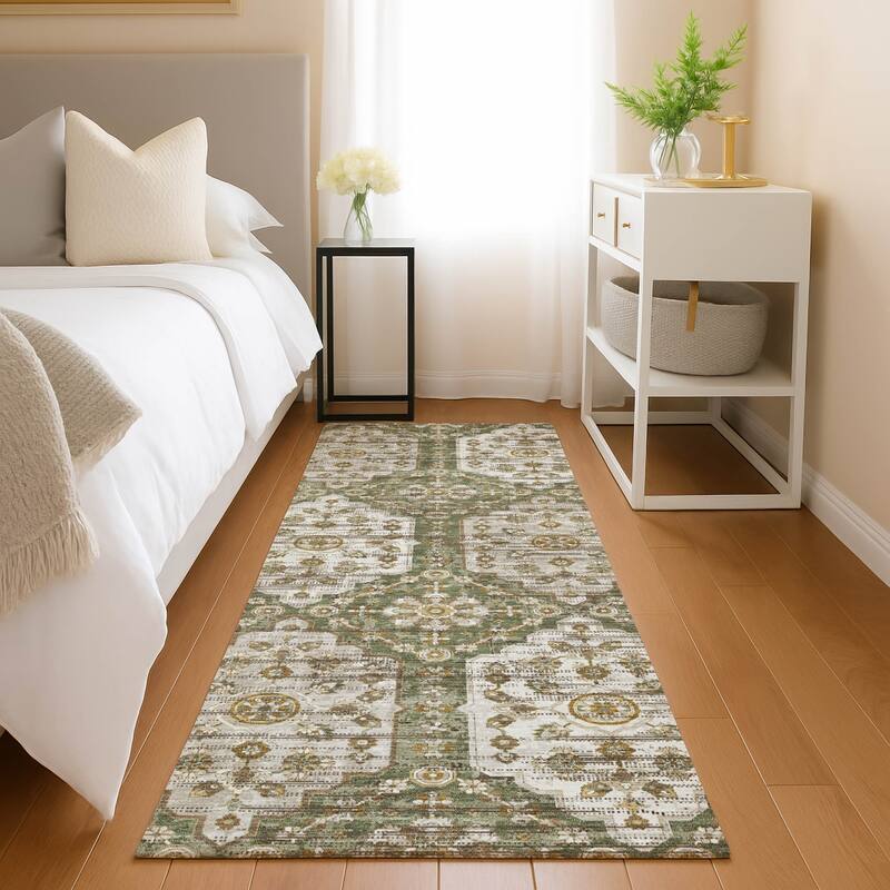 Machine Washable Indoor/ Outdoor Traditional Kiowa Chantille Rug