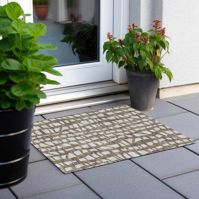 Machine Washable Indoor/ Outdoor Chantille Modern Abstract Rug - Brown - 1'8" x 2'6"