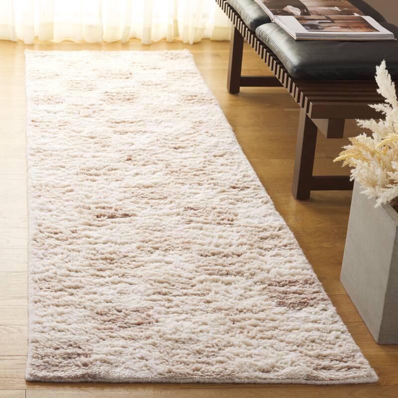 SAFAVIEH Handmade Vermont Kellee Transitional Wool Rug - 2'3" x 8' Runner - Beige/Ivory