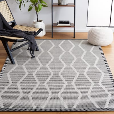 SAFAVIEH Augustine Giorgina Moroccan Boho Fringe Rug