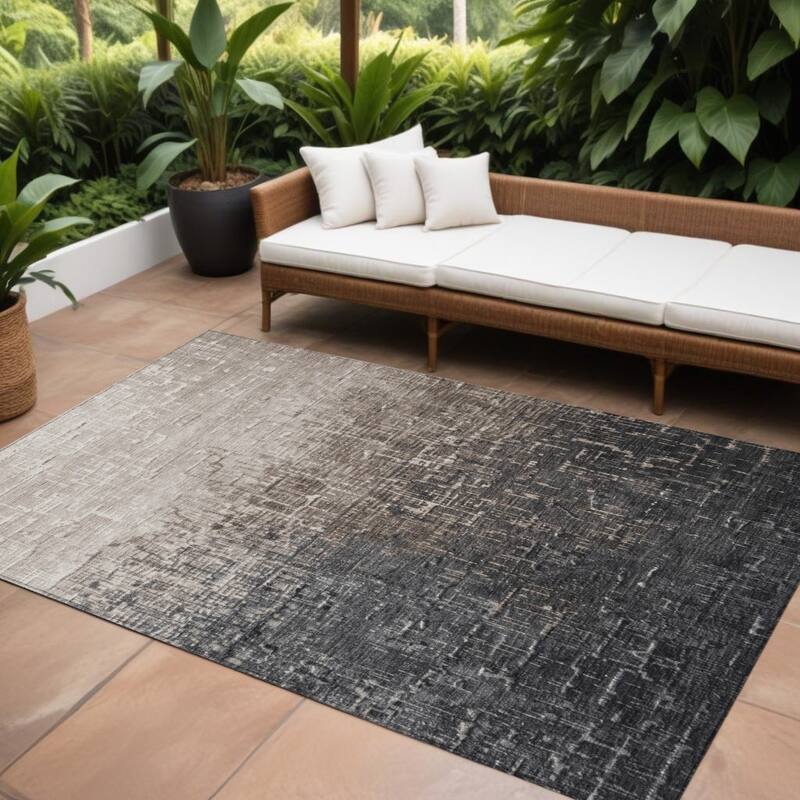HomeRoots Ombre Transitional Rectangle Outdoor Rug - 10' X 14'