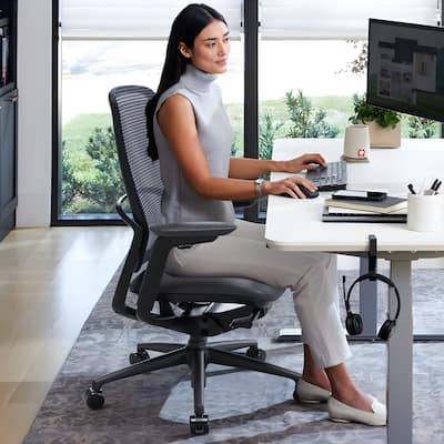 COLAMY Ergonomic Office Chair, Adjustable Seat, 4D Armrests, Mesh Back, Leather Cushion，Black
