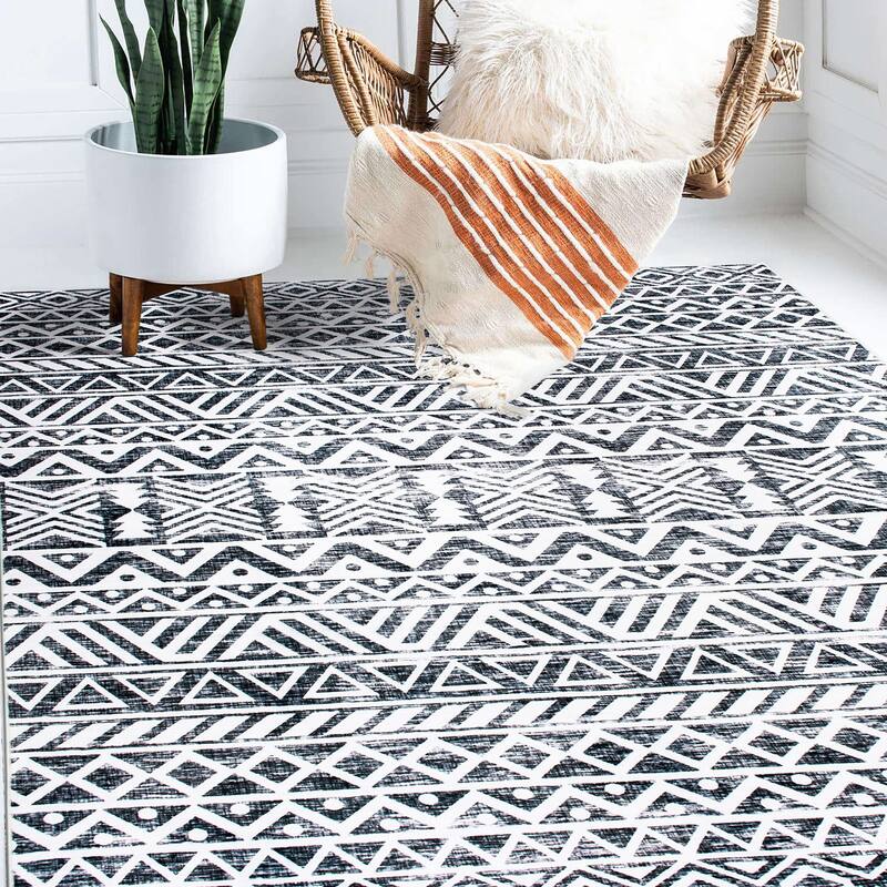 World Rug Gallery Contemporary Distressed Geometric Machine Washable Area Rug - 5'x7'