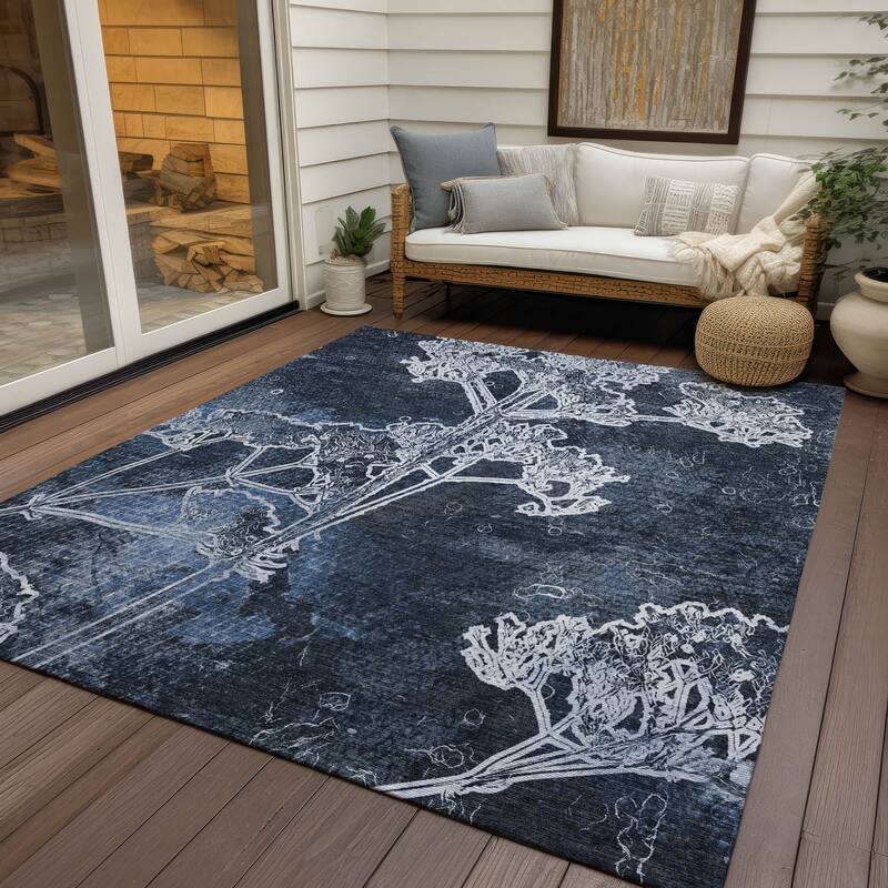 Machine Washable Indoor/ Outdoor Modern Floral Chantille Rug
