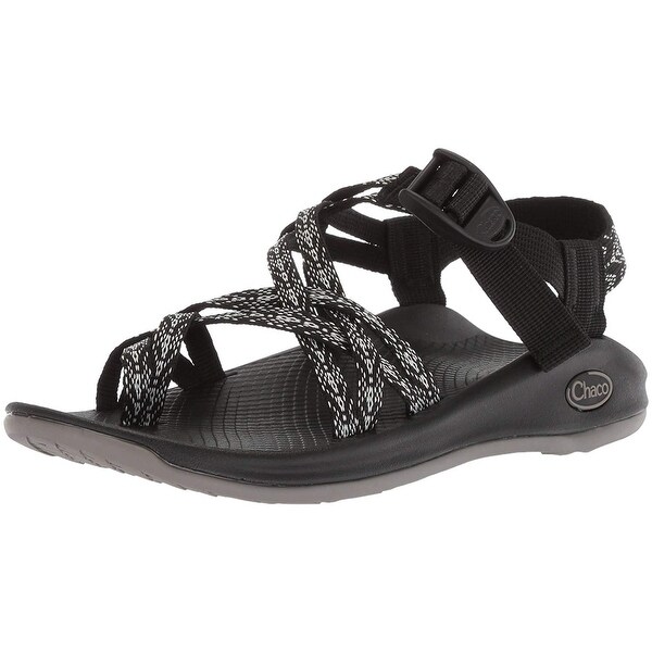 black strappy chacos
