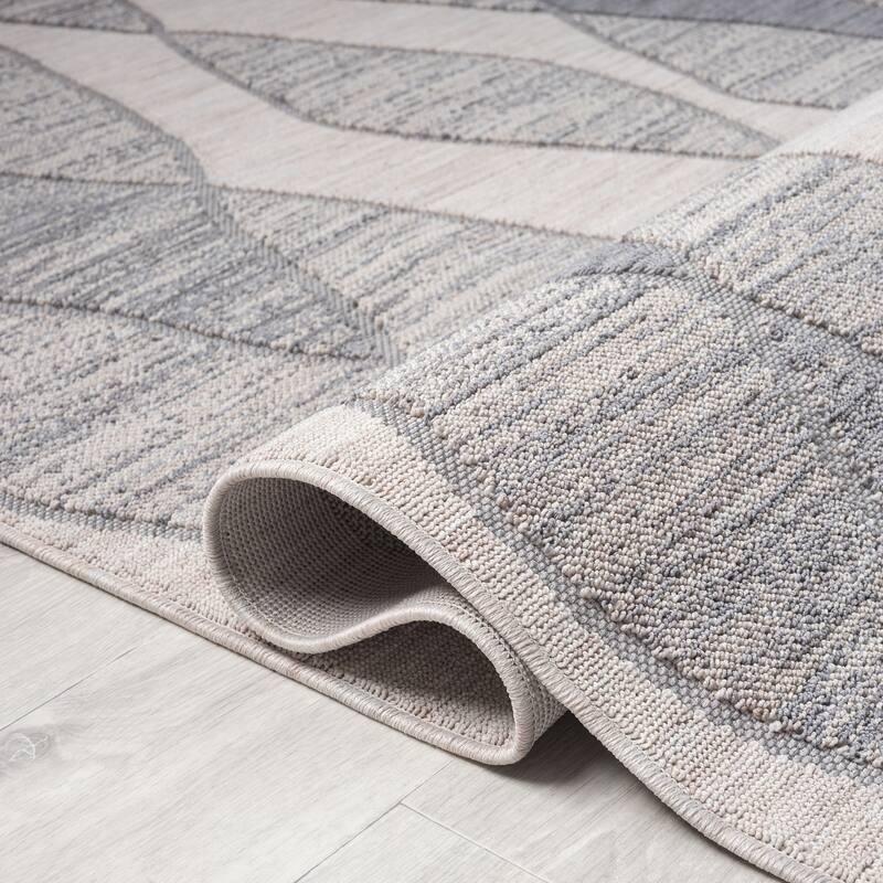 Sevita Geometric PET Yarn Indoor/Outdoor Area Rug