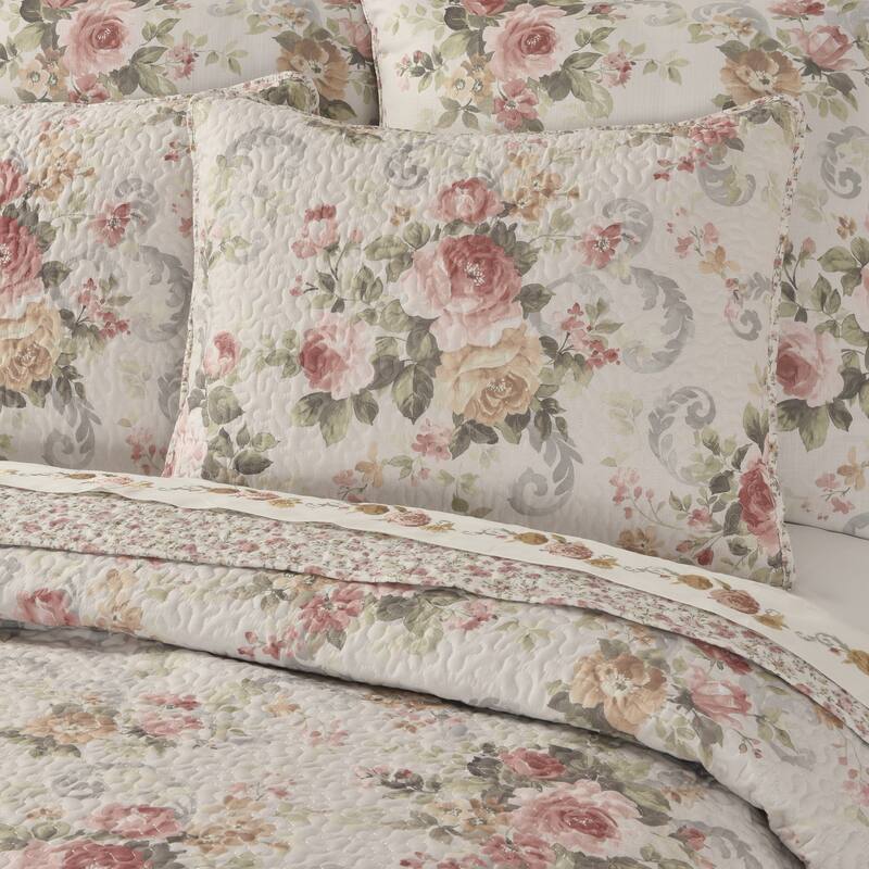 Royal Court Chablis Quilt Set