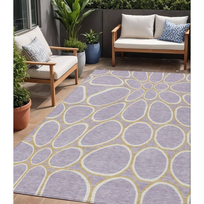 HomeRoots Abstract Transitional Rectangle Outdoor Rug - 5' X 8'