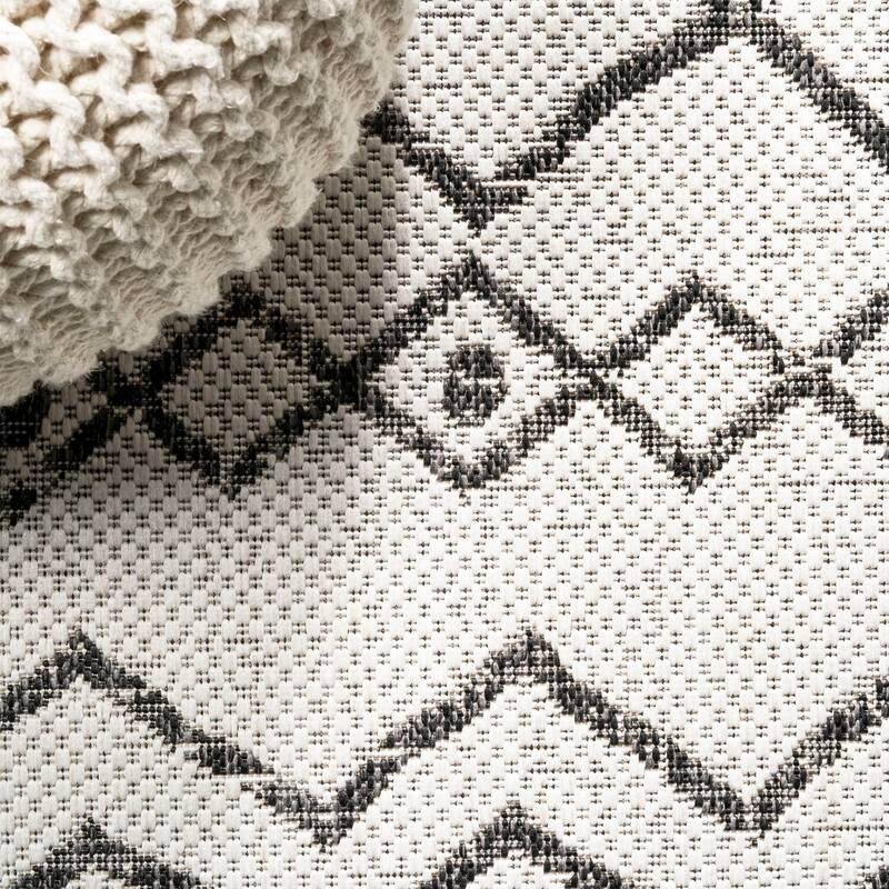JONATHAN Y Tokay Tribal Bohemian Indoor/Outdoor Area Rug