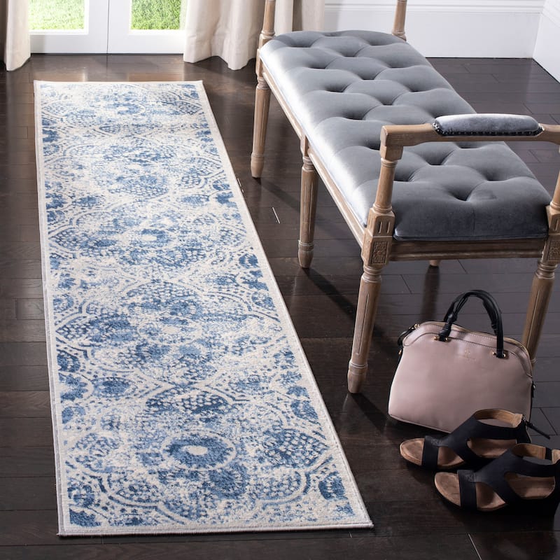 SAFAVIEH Brentwood Cira Traditional Oriental Rug - 2' x 8' Runner - Cream/Blue