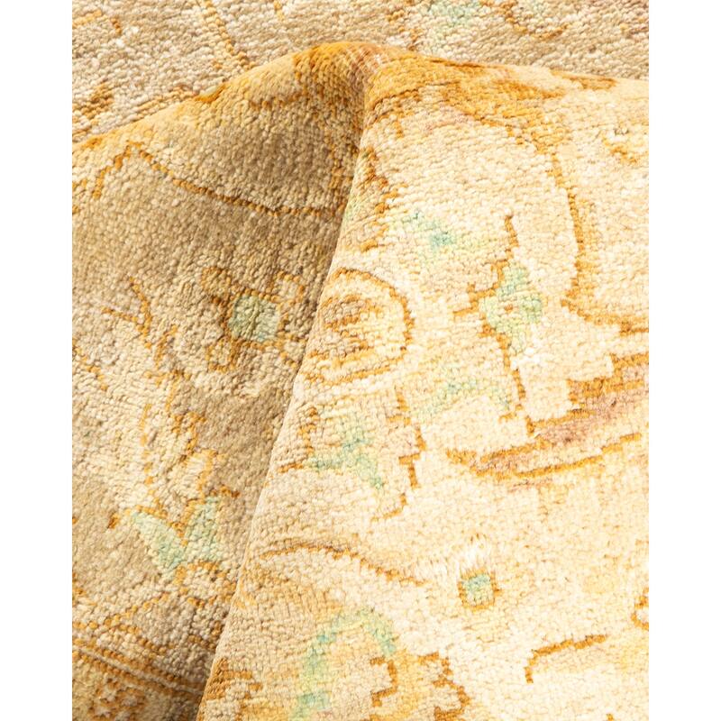 Overton Hand Knotted Wool Contemporary Floral Ivory Area Rug - 4' x 6'