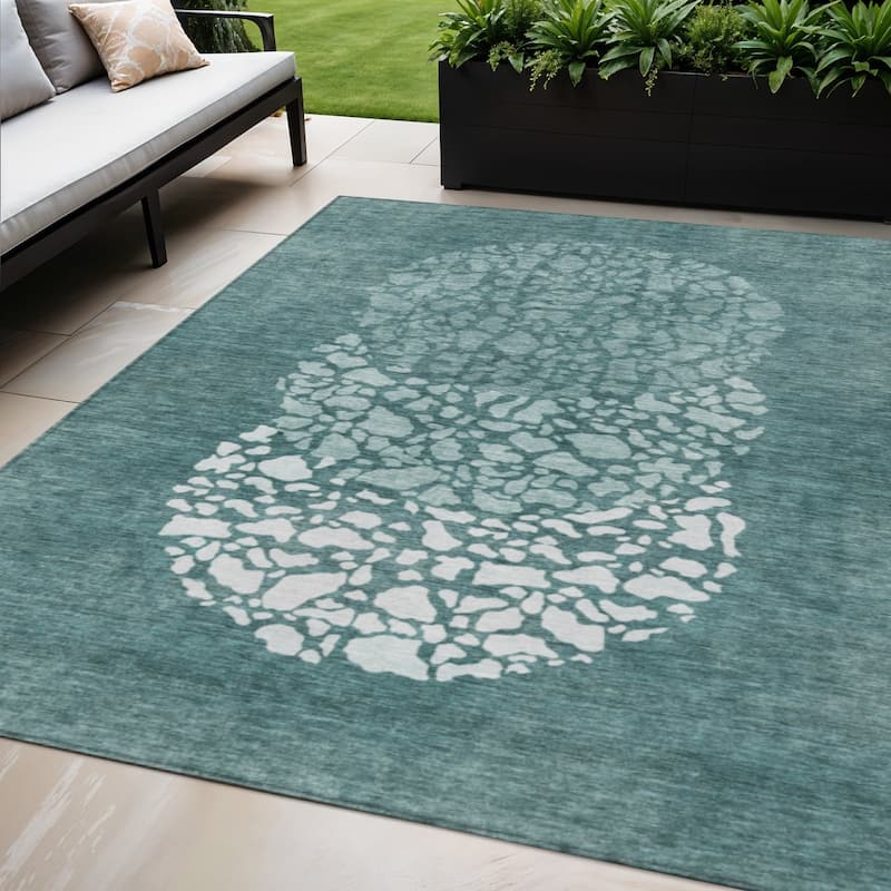 HomeRoots Abstract Transitional Rectangle Outdoor Rug - 5' X 8'